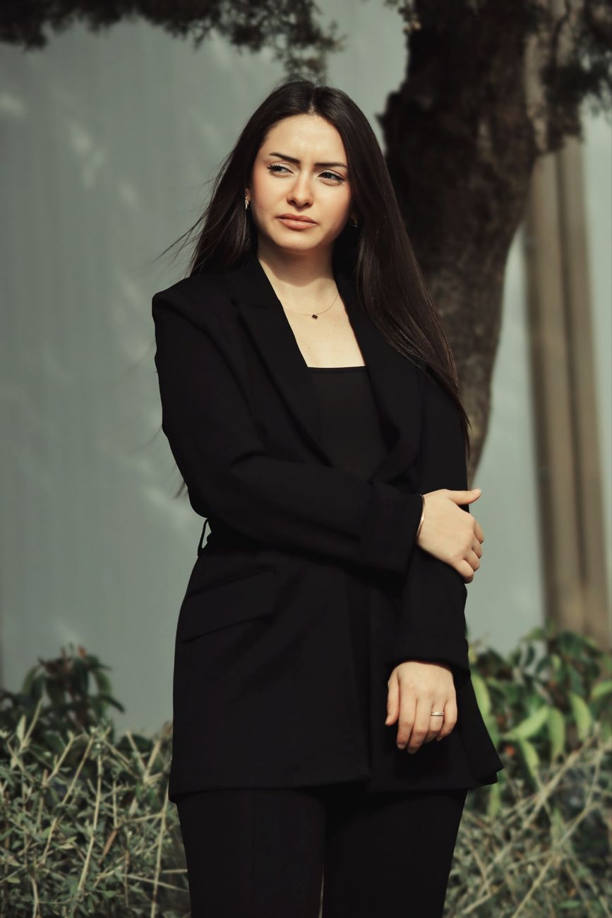 Elena Rostova reader headshot